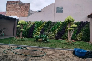 Vertical Garden Area Samping